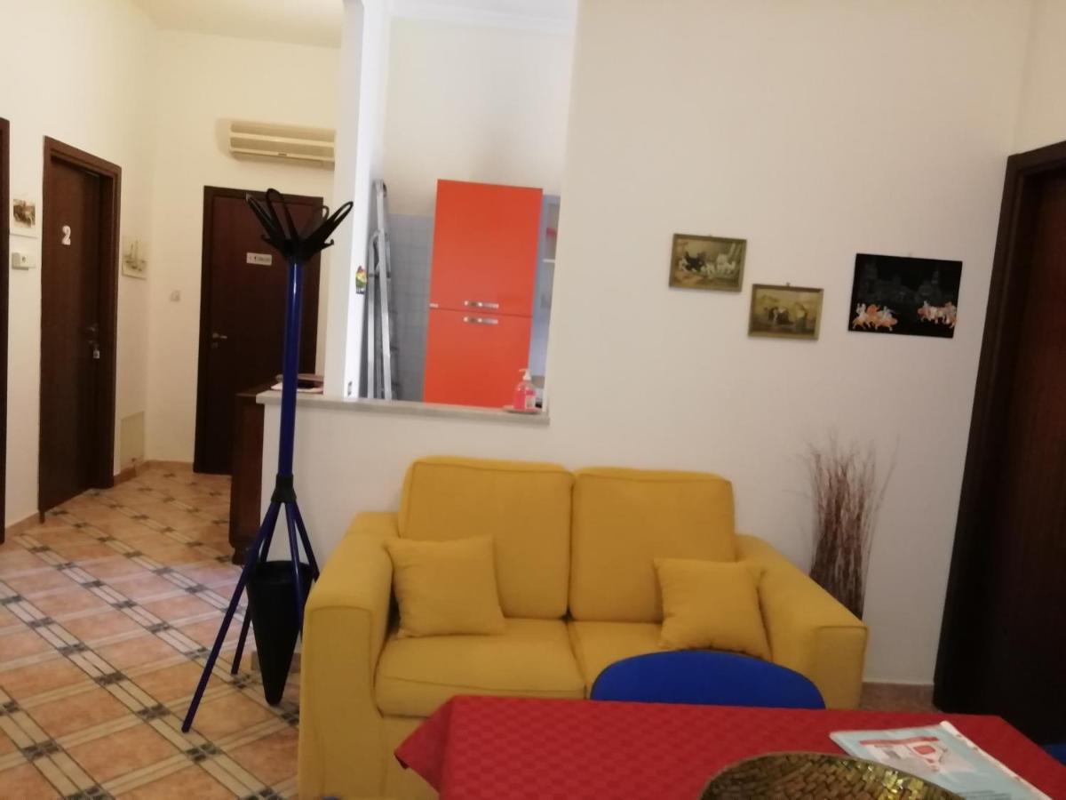 ホテルCasa Claudia パレルモ エクステリア 写真