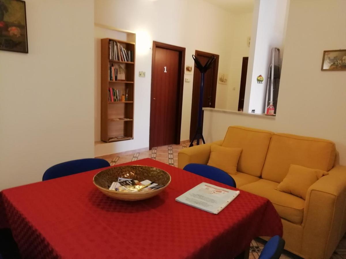 ホテルCasa Claudia パレルモ エクステリア 写真