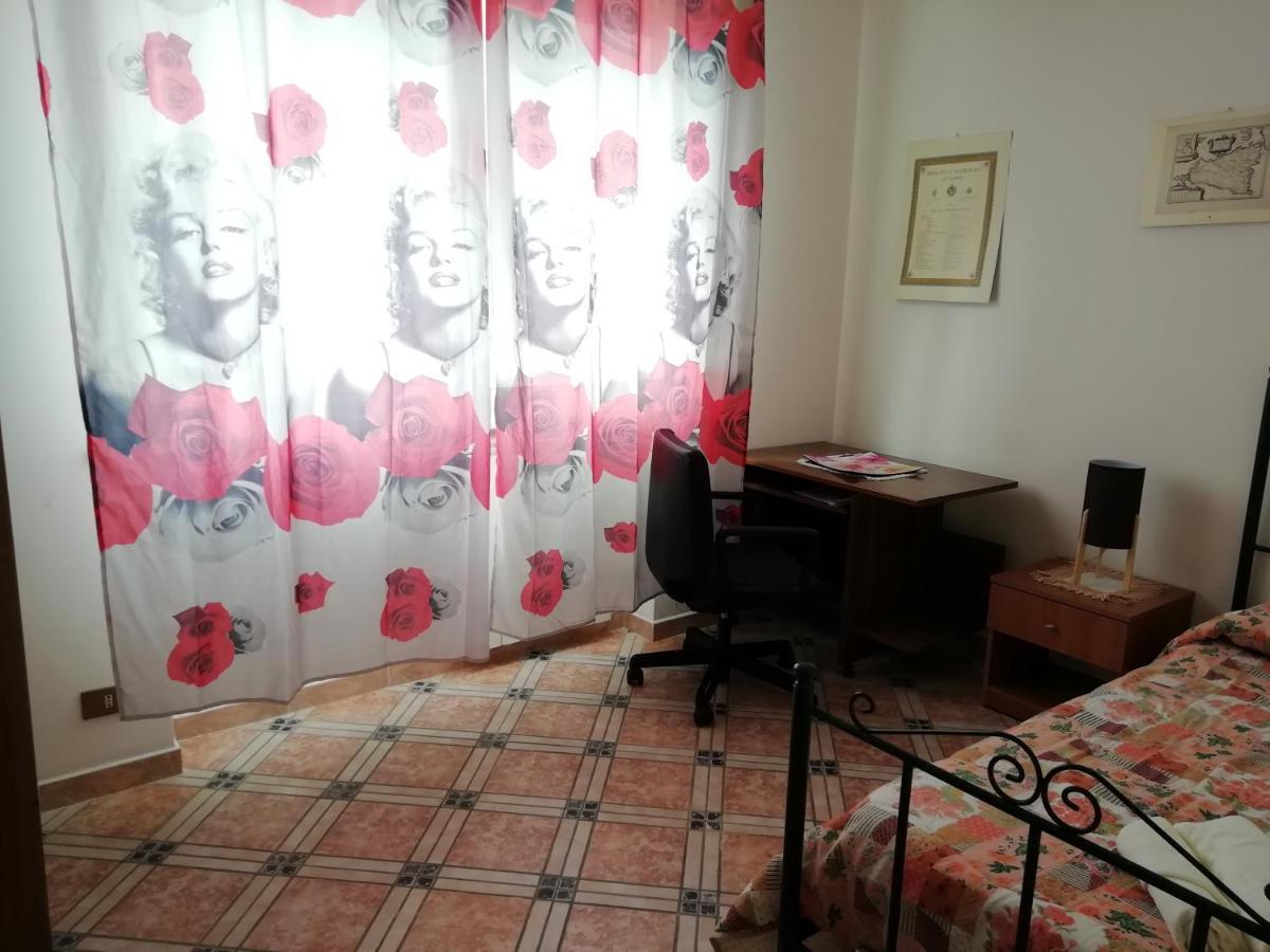 ホテルCasa Claudia パレルモ エクステリア 写真