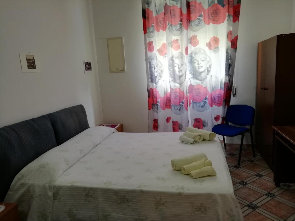 ホテルCasa Claudia パレルモ エクステリア 写真