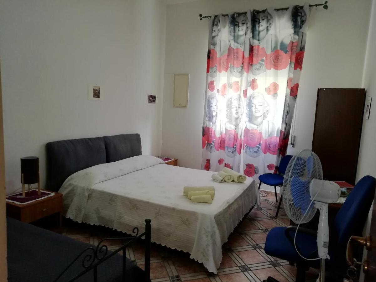 ホテルCasa Claudia パレルモ エクステリア 写真